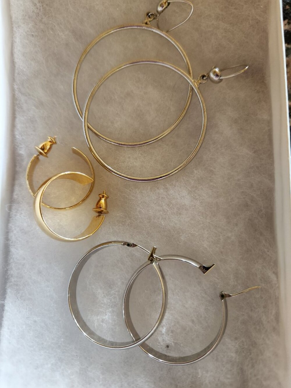 โจStaple Hoop Earrings Bundle/3 Pairs Silver & Gold Toned Set โจ